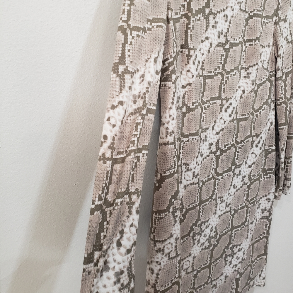 Vince Camuto Long Sleeve Python Snake Print Full … - image 2